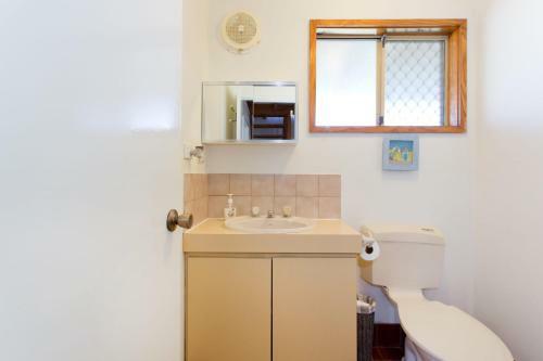 Apartamento Surf And Sunsets, Beach Holiday Home Mandurah