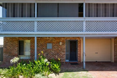 Apartamento Surf And Sunsets, Beach Holiday Home Mandurah