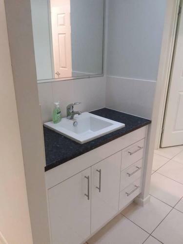 Waratah And Wattle Apartments