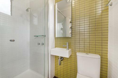 Cosy Apartment On Vincent Gardens Near Restaurants