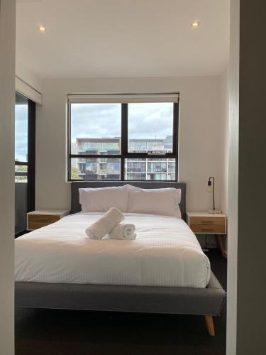 Stylish Port Melbourne Apartment