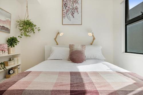 Apartamento Stylish Loft With Balcony Near Errol St Dining