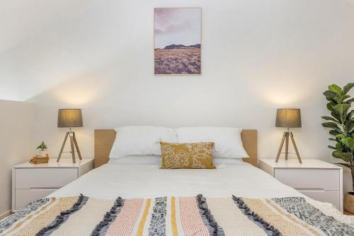 Apartamento Stylish Loft With Balcony Near Errol St Dining