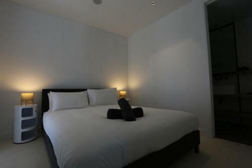 Readyset Apartments At Stadium