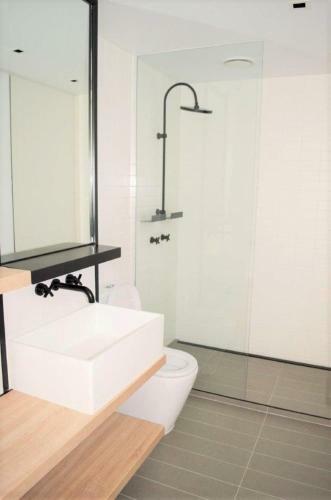 Readyset Apartments At Stadium