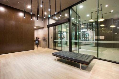 A Stylish Cbd Apartment With A Stunning View