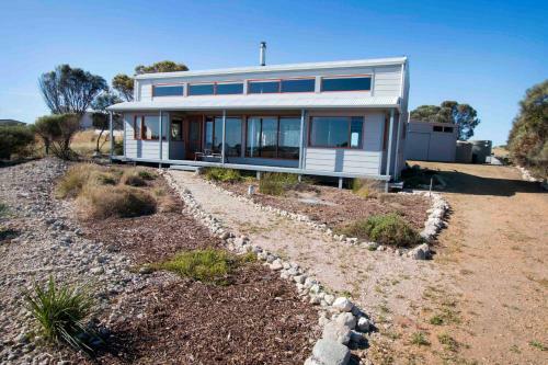 Coorong Aurora - Breathtaking Waterfront Escape