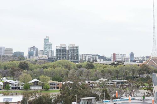 Apartamento Laurent Balcony Views Steps From Laneway Vibes