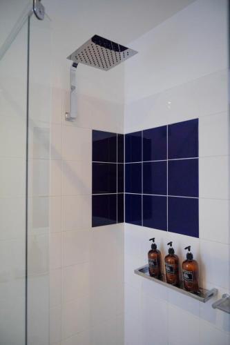 Trendy Modern 2bd Apartment Close To Beach & City
