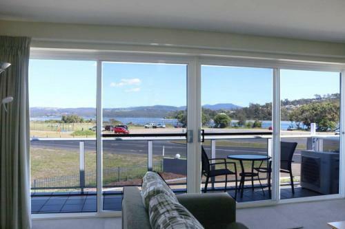 Waterview 8 Luxury Apartment