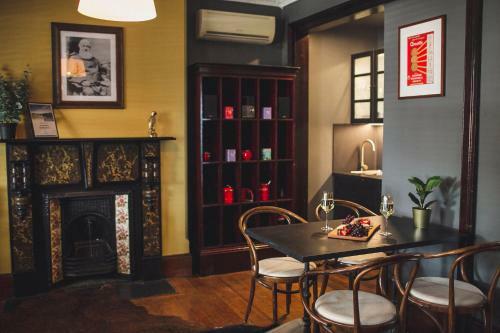 William Arnott Hotel