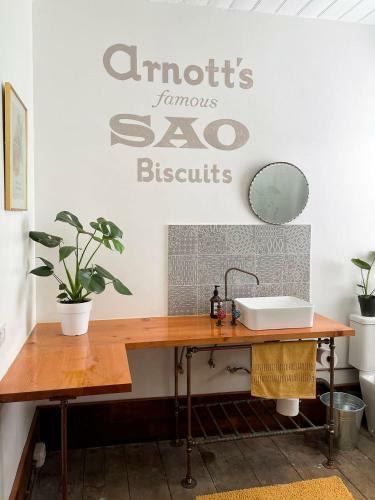 William Arnott Hotel