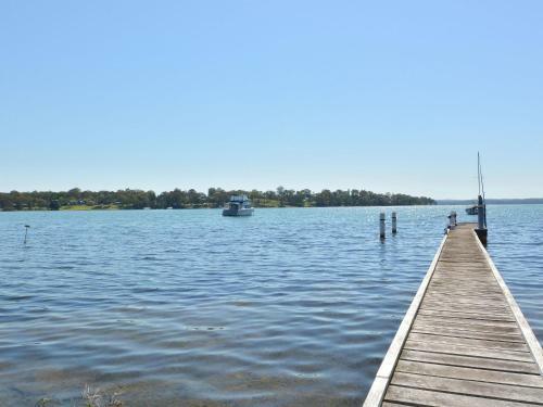 Morisset Memories