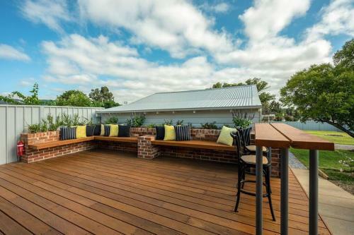 Waratah Up Douro By Your Innkeeper