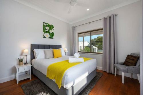 Waratah Up Douro By Your Innkeeper