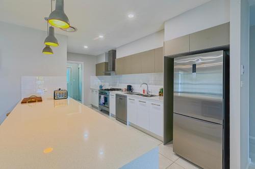 Beautiful Duplex // 3 Min To Beach