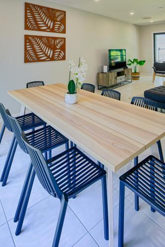 Beautiful Duplex // 3 Min To Beach