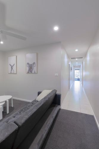 Beautiful Duplex // 3 Min To Beach