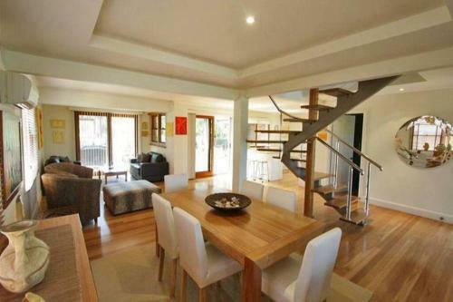Illalangi - Views, Pool, Walk To Beach