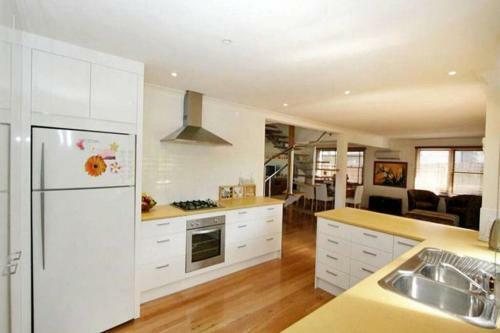 Illalangi - Views, Pool, Walk To Beach