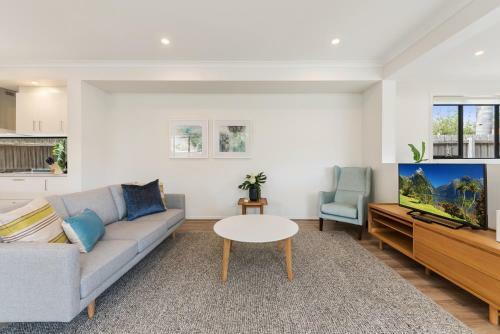 Apartamento Spacious 4-bed House With Parking And Backyard