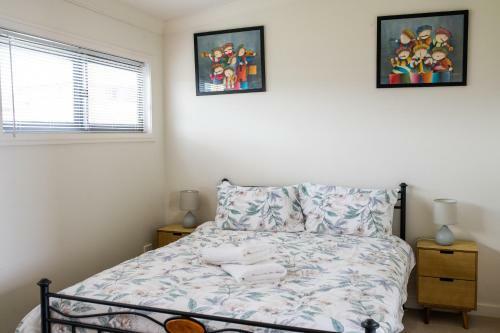 Five Bed, Five Bath, Five Star View ~ 2 Mins To Cbd ~ Wentworth Estate