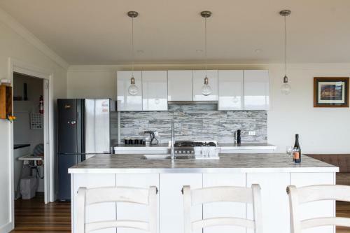 Five Bed, Five Bath, Five Star View ~ 2 Mins To Cbd ~ Wentworth Estate