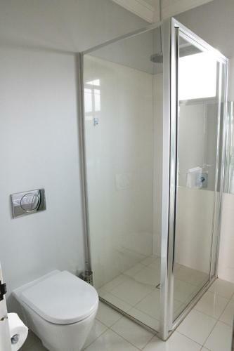 Five Bed, Five Bath, Five Star View ~ 2 Mins To Cbd ~ Wentworth Estate