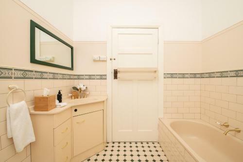 Villa Gardiner Cottage Stylish & Elegant Walk To Cbd