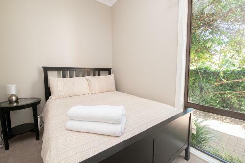 Hidden Gem, Heart Of Orange Spacious & Homely
