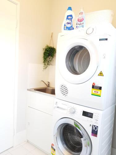 Luxury House 10 Min From Beach Wifi+netflix Sleep 9
