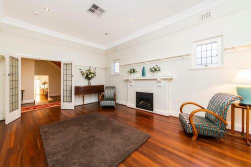Inner Western Suburbs Retreat