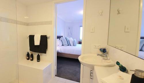 Sandcastles Beachfront ? Luxury Retreat Apartment