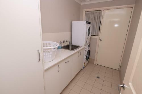 Wonderful Windred Modern, Comfy, Quiet