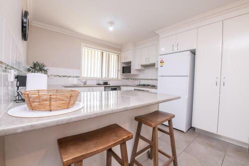 Wonderful Windred Modern, Comfy, Quiet