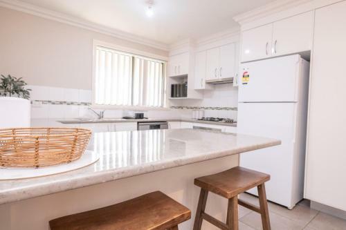 Wonderful Windred Modern, Comfy, Quiet