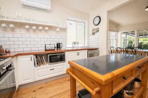 Orana Cottage Stylish And Modern