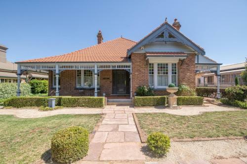 Villa Lansdowne House