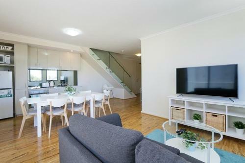 Stunning Two-storey Apartment In Perth's Cbd
