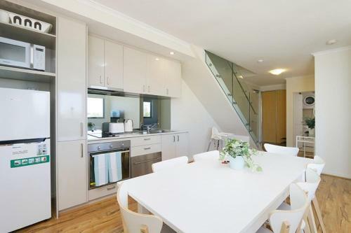 Stunning Two-storey Apartment In Perth's Cbd