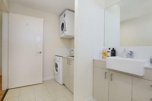 Stunning Two-storey Apartment In Perth's Cbd