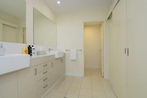 Stunning Two-storey Apartment In Perth's Cbd