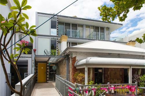 Modern Room W Rooftop Terrace - Centrally Located