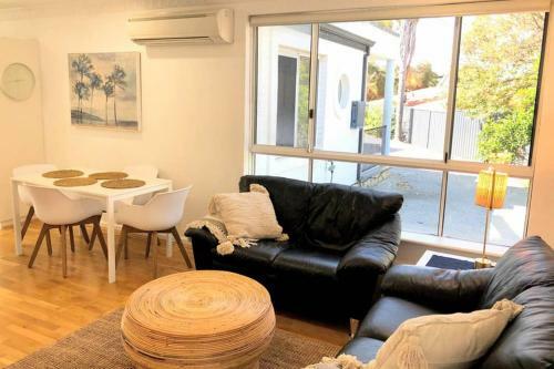 Apartamento Oceans Five Holiday Or Business Accommodation