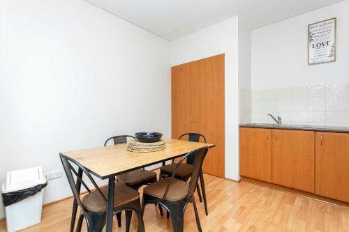 Apartamento 404 Big Beautiful One Bed-sleeps 4 Balcony Lift