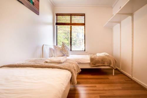 Villa Seventh Heaven Vibrant Restful Pad Maylands/mt Lawley Side