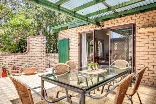 Villa Seventh Heaven Vibrant Restful Pad Maylands/mt Lawley Side