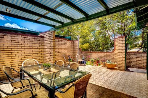 Villa Seventh Heaven Vibrant Restful Pad Maylands/mt Lawley Side