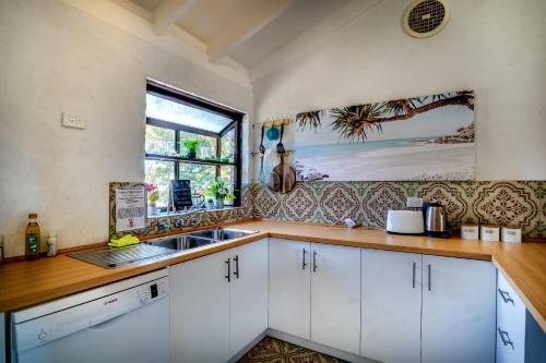 Villa Seventh Heaven Vibrant Restful Pad Maylands/mt Lawley Side