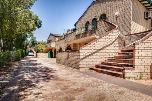 Villa Seventh Heaven Vibrant Restful Pad Maylands/mt Lawley Side